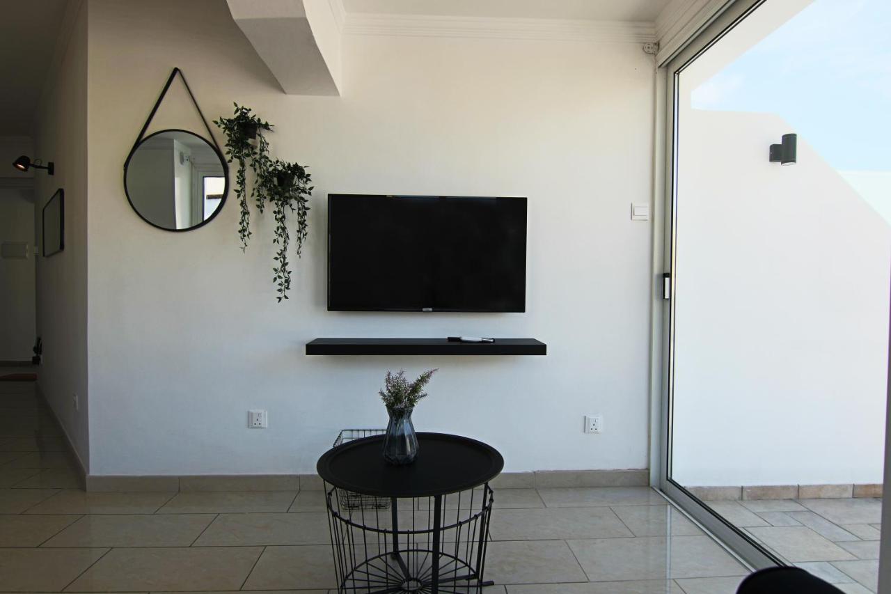 Phaedrus Living: Seaside Modern Flat Lighthouse 63 Paphos